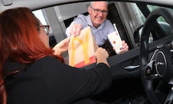 Das Gehalt der Mitarbeiter ist bei McDonald´s über den Kollektivvertrag geregelt.