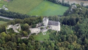 Nach jahrelangem Stillstand steht das Burgareal Gösting nun zum Verkauf