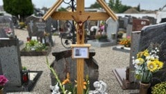 Andrei K. wurde in einem schlichten Grab am Friedhof in Mattighofen beerdigt.