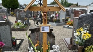 Andrei K. wurde in einem schlichten Grab am Friedhof in Mattighofen beerdigt.