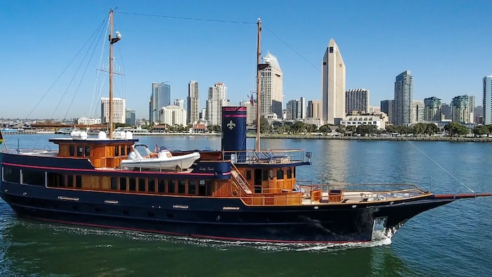 Mit dieser Luxusyacht überraschte Mark damals seine Victoria.