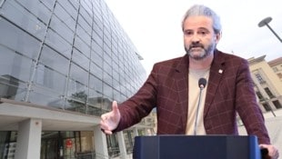 „Mitglieder des Überwachungsorgans sollen in keinem Dienstverhältnis zum Unternehmen stehen“, ...