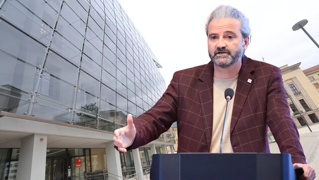 „Mitglieder des Überwachungsorgans sollen in keinem Dienstverhältnis zum Unternehmen stehen“, ...