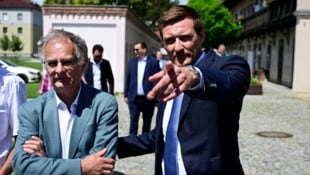 Finanzminister Markus Marterbauer (li.) und Niederösterreichs SPÖ-Chef Sven Hergovich bei einem ...