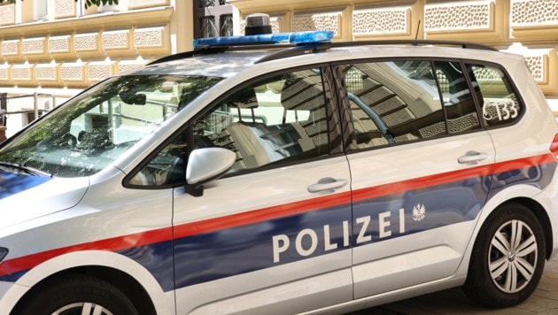 Die Schule musste evakuiert werden (Symbolbild).