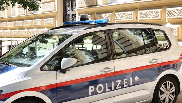 Die Schule musste evakuiert werden (Symbolbild).