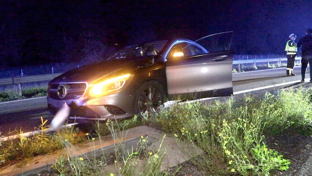 Der demolierte Mercedes nach dem Crash