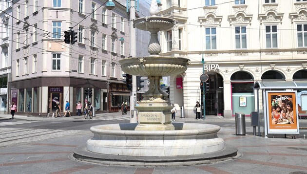 Der Sparkassenbrunnen wird Ende des Jahres abgebaut.