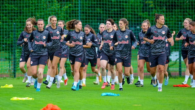 Für die Damen des FC Red Bull Salzburg wird es am Samstag erstmals ernst.