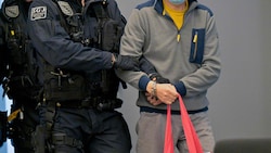 Prozessauftakt gegen den unter Spionageverdacht stehenden Ex-Mitarbeiter von AfD-Politiker ...