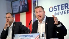 Die FPÖ-Generalsekretäre Christian Hafenecker und Michael Schnedlitz orten in der Affäre rund um ...