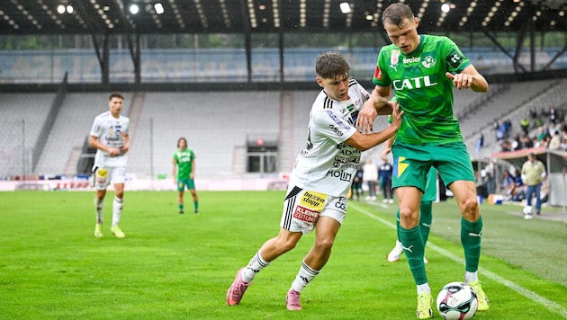 Benjamin Böckle (r.) macht im Trikot der WSG Tirol beim Bundesliga-Auftakt gegen den TSV ...