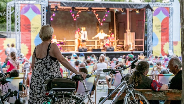 Von Chansons über Theater, Lesungen zu Dance, Hip Hop und Rock ist alles zu hören.