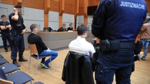 Die beiden Angeklagten beim Prozess in Innsbruck