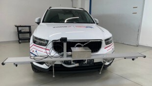 Das Versuchsauto ist mit verschiedenen Sensoren ausgestattet, auch Nebel oder Regen kann ...