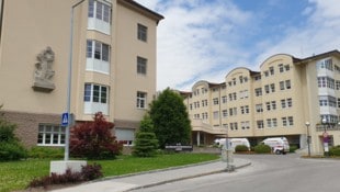 Die verletzte 38-Jährige wurde ins BKH Lienz gebracht.