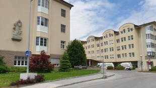 Der verletzte Arbeiter wurde ins Krankenhaus Lienz gebracht.