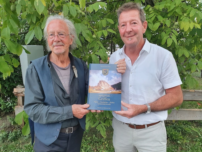 Seit Jahrzehnten befreundet: „Mex“ Müller und Nobelpreis- träger Peter Handke, der oft in seinem ...