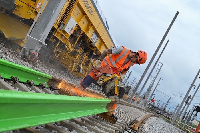 Die erste wasserstoffbasierte Schiene wurde in Linz verlegt.
