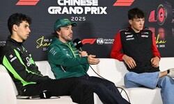 Fernando Alonso (Mitte) fordert mehr Anerkennung für Gabriel Bortoleto (links).