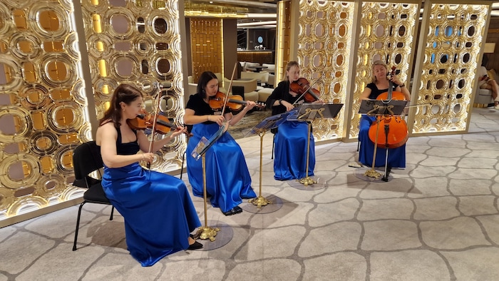 Ein Streichquartett sorgt täglich für besondere Stimmung.