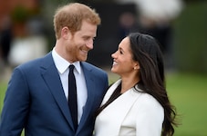 So verliebt waren Harry und Meghan bei ihrer Verlobung – jetzt überraschte der Prinz seine ...
