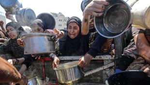 Die EU-Fraktionschefs fordern mit Blick auf die notleidende Bevölkerung im Gazastreifen und im ...