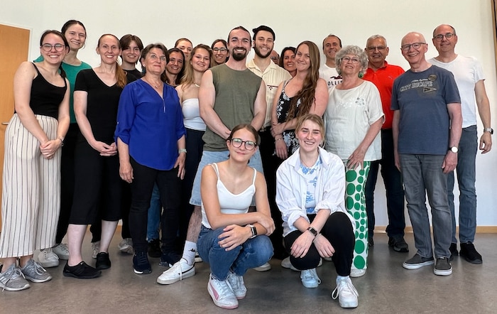 Ein 30-köpfiges, hauptsächlich junges Ensemble, probt seit Monaten fleißig im Rahmen der ...