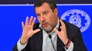 Verkehrsminister Matteo Salvini bei der Präsentation des Brückenprojekts