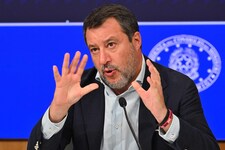 Verkehrsminister Matteo Salvini bei der Präsentation des Brückenprojekts