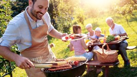 Beim Grillen auf richtige Lagerung von Lebensmitteln achten!