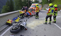 Der Motorradfahrer wurde schwer verletzt.
