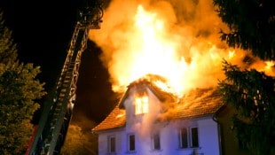 Das brennende Haus in Tisis