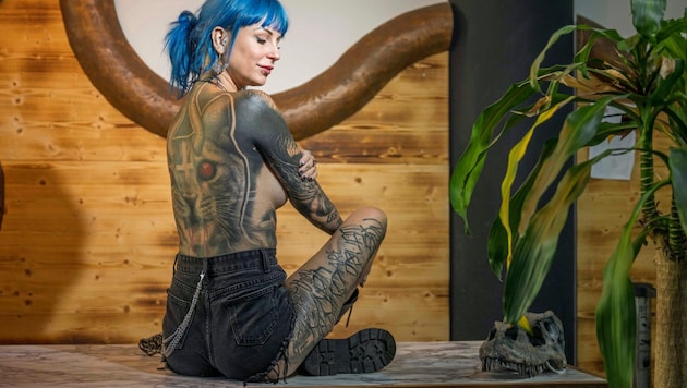 Kerstin Huber (37): Ihr Körper zieren mehrere großflächige Tattoos, bis auf das Gesicht möchte ...