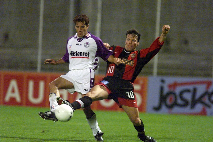 Lothar Matthäus im Trikot der Metrostars bei einem Testspiel gegen Austria Salzburg.