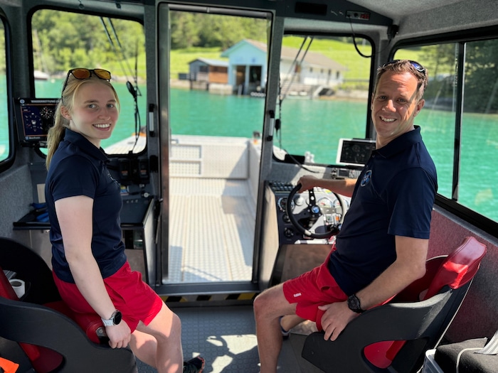 Vom Homeoffice ins Boot in wenigen Sekunden: Lara Dober und Florian Stimpfl sind öfter vor Ort.