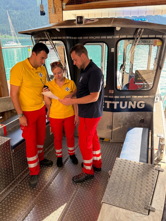 Binnen Sekunden können die Einsatzkräfte vom Bootshaus aus mit ihrem Boot zum Einsatz fahren.