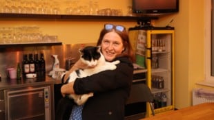 Volkshauskater „Lenny“ – im Bild mit der Grazer Bürgermeisterin Elke Kahr – ist in Graz ...