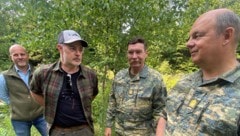 Die Vertreter des Heeres mit Fischereilegende Bernhard Berger und Aöexander Warringer von der ...