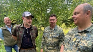 Die Vertreter des Heeres mit Fischereilegende Bernhard Berger und Aöexander Warringer von der ...