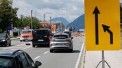 Das Schild ist eindeutig: Einfädeln sollen sich die Verkehrsteilnehmer immer erst direkt vor der ...