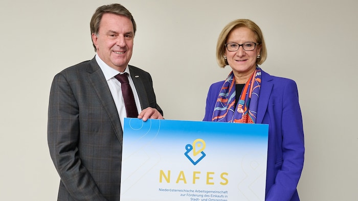 Für Wolfgang Ecker und Landeschefin Mikl-Leitner ist Nahversorgung kein Luxus, sondern ein ...
