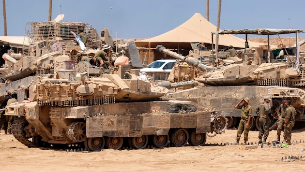 Israelische Truppen sollen eine neue Offensive starten.