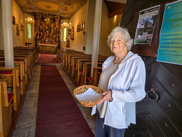 Anni Schuster kümmert sich seit über 20 Jahren liebevoll um die Filialkirche in Dollich, die ...