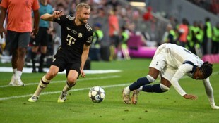 Konrad Laimer (li.) gewann mit dem FC Bayern den Telekom Cup.