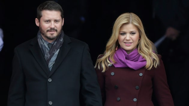 Kelly Clarkson (das Bild ist von 2013) ist „zutiefst erschüttert“ - ihr Ex-Mann und Vater ihrer ...