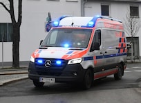 Ein Passant musste den Absturz mit ansehen, der Bub erlitt Verletzungen und wurde von der ...