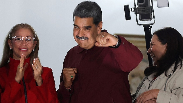 Jubelnder Nicolas Maduro nach dem Sieg seiner Sozialistischen Partei bei der Bürgermeisterwahl ...