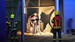 Eine gewaltige Explosion richtete enorme Schäden am Schauraum an.