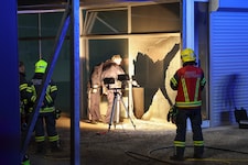 Eine gewaltige Explosion richtete enorme Schäden am Schauraum an.